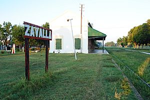 Archivo:Estación de tren Zavalla