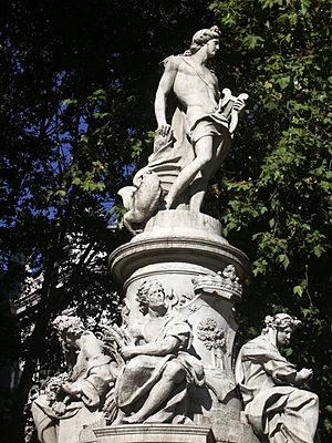 Archivo:Estatua de Apolo
