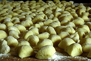 Archivo:Field of uncooked gnocchi