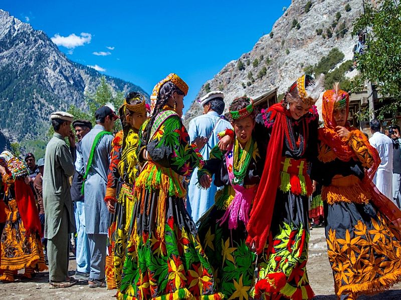 Folk-dance-kalash