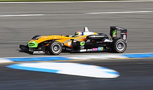Archivo:Formel3 Dallara F308 Bird 2009 amk