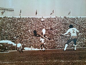 Archivo:Histórica chilenita de Honorino Landa contra Brasil en el mundial del 62