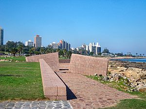 Archivo:Holocaust Memorial, Montevideo 01