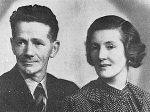 Archivo:Jock and Agnes Smith, 1935