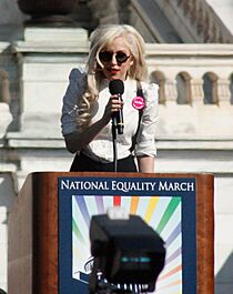 Archivo:LadyGaga-EqualityMarch-Crop