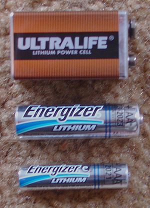 Archivo:Lithium batteries 9v AA AAA