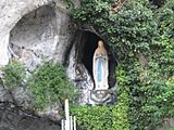 Archivo:Lourdes - panoramio - Colin W (13)