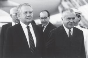 Archivo:Mário Soares e José Sarney 1988