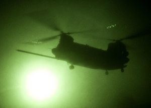 Archivo:MH-47 Chinook Afghanistan night ops