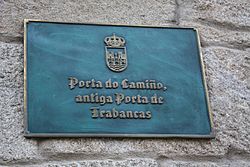 Archivo:Pontevedra, porta do Camiño 10-03