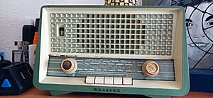 Archivo:Radio retro