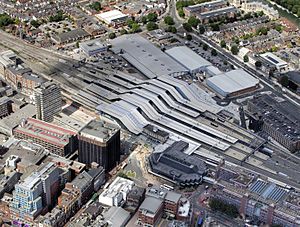 Reading railway station aerial, August 2014.jpg