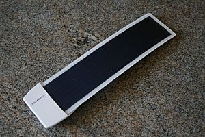 Archivo:Solar charger-001-front
