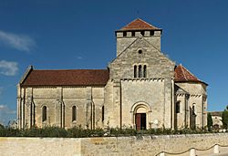 St Emilion Eglise de Montagne.jpg