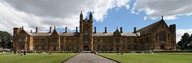 SydneyUniversity FrontLawns.jpg