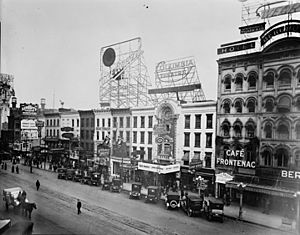 Archivo:00 block of Monroe, Detroit 1913