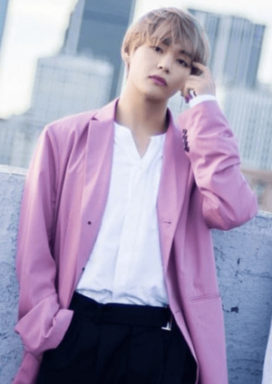 Archivo:1117 V (BTS) Dispatch Photo Shoot LA (4)