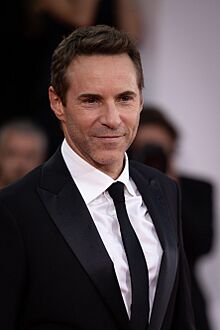 Alessandro Nivola-60900.jpg