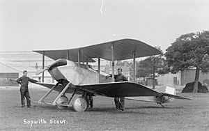 Archivo:Aviation in Britain Before the First World War RAE-O136