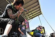 Archivo:Brokencyde Warped Tour Hartford, CT (3761005114)