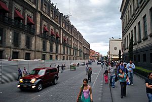 Archivo:Calle Corregidora, Centro Histórico de la Ciudad de México
