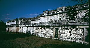 Archivo:Chichen Itza Akab Dzib (W)