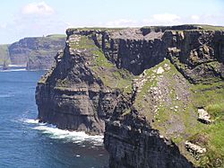 Archivo:Cliffs of Moher, looking north