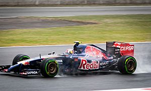 Archivo:Daniil Kvyat 2014 British GP 004