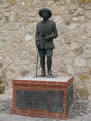 Archivo:Estatua de Franco en Melilla