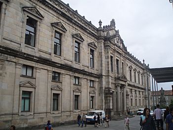 Archivo:Facultad de Medicina de Santiago de Compostela