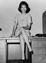 Helen Gurley Brown 1964.jpg