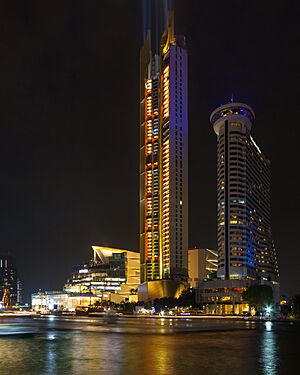 Archivo:Iconsiam at Night