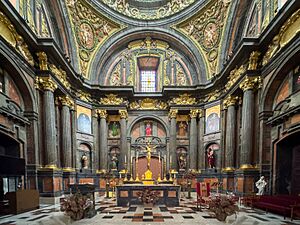Archivo:Interior of the Church of San Andrés, Madrid 04