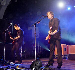 Archivo:Jim Adkins and Tom Linton