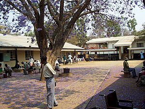 Archivo:Karanda Hospital