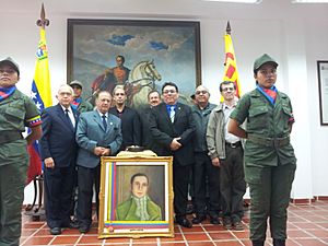 Archivo:Los restos simbólicos de Cayetano Redondo en la sede de la Sociedad Bolivariana del Táchira