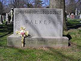 Archivo:Madam C. J. Walker Grave 2009