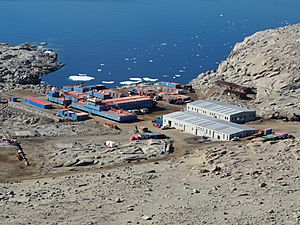 Archivo:Mario Zucchelli Station, Terra Nova Bay, Antarctica