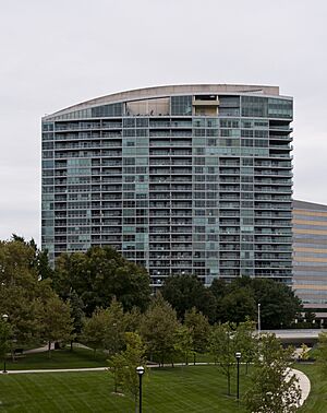 Archivo:Miranova Condominiums 1
