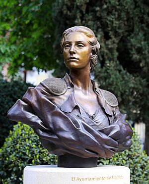 Archivo:Monumento de Clara del Rey obra del escultor César Orrico 01