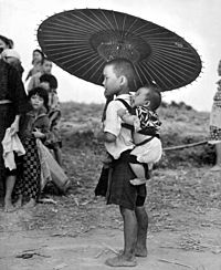 Archivo:OkinawaCivilians