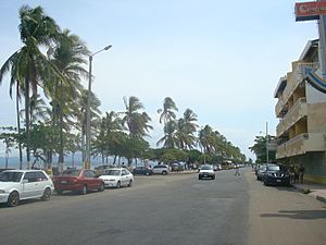 Archivo:Paseo de los Turistas. Puntarenas. Costa Rica