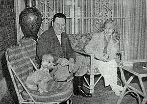 Archivo:Perón, Evita y un perro