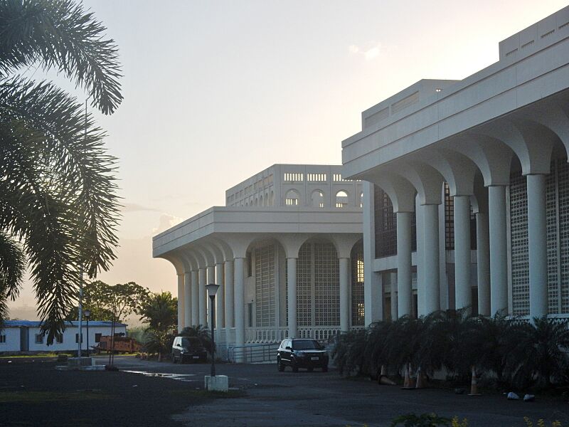 Pillars of State (30466012425)