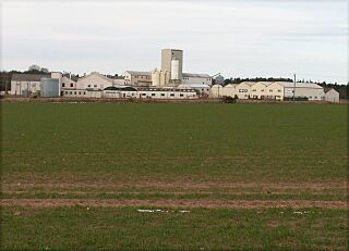 Quaker Oats plant by Cupar.jpg