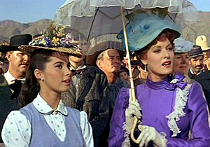 Archivo:Stefanie Powers-Maureen O'Hara in McLintock!