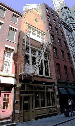 Archivo:Stone Street NYC panoramic crop