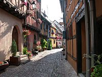 Archivo:Street-in-Eguisheim