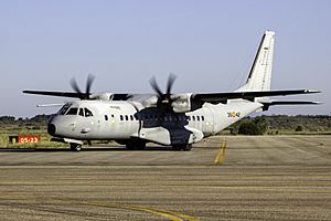Archivo:T.21-04 C-295 Ejército del Aire LEN