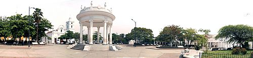 Archivo:Templete de Cienaga - Plaza